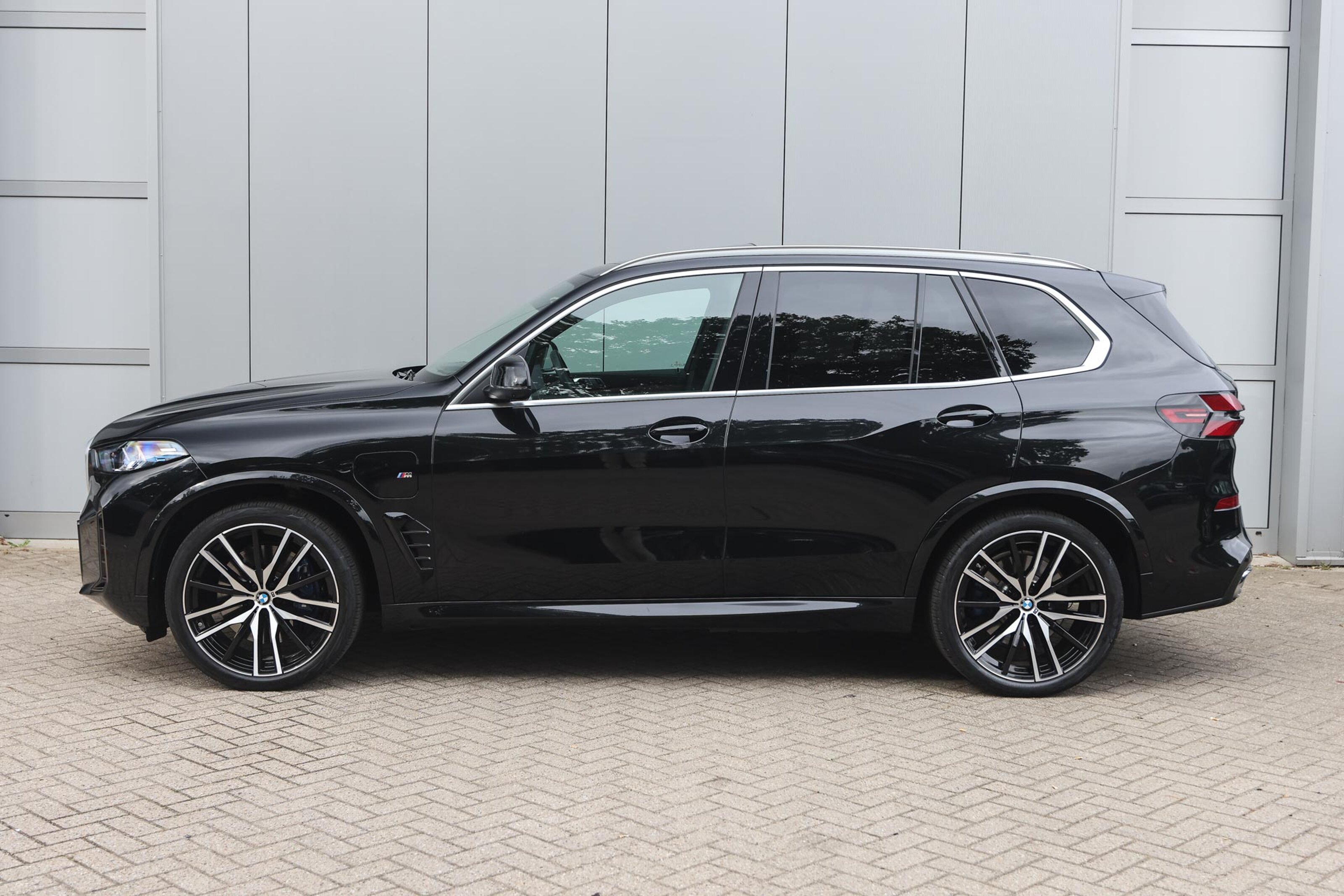 BMW X5 8