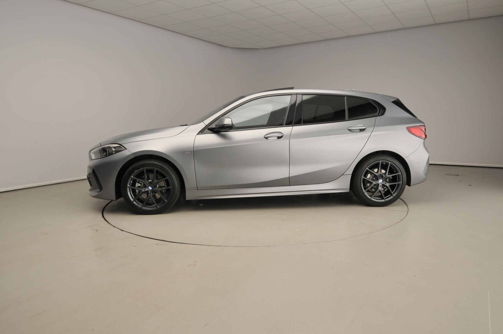 BMW 1 Serie 5-deurs 118i - Afbeelding 2