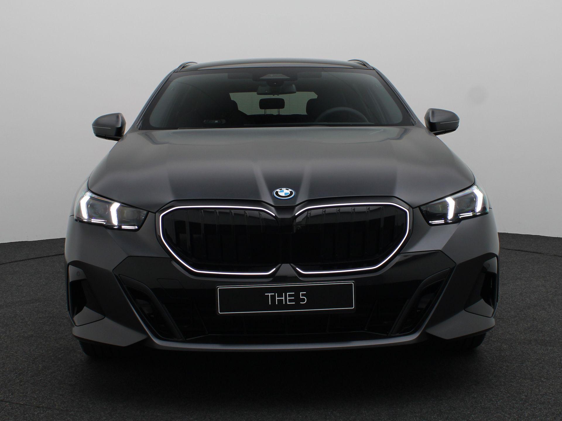 BMW 5 serie Touring M Sport Edition - Afbeelding 3