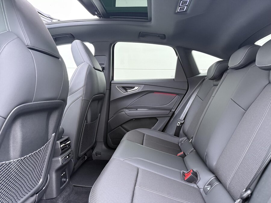 Audi Q4 Sportback e-tron S edition 45 82 kWh 210 kW / 286 PK