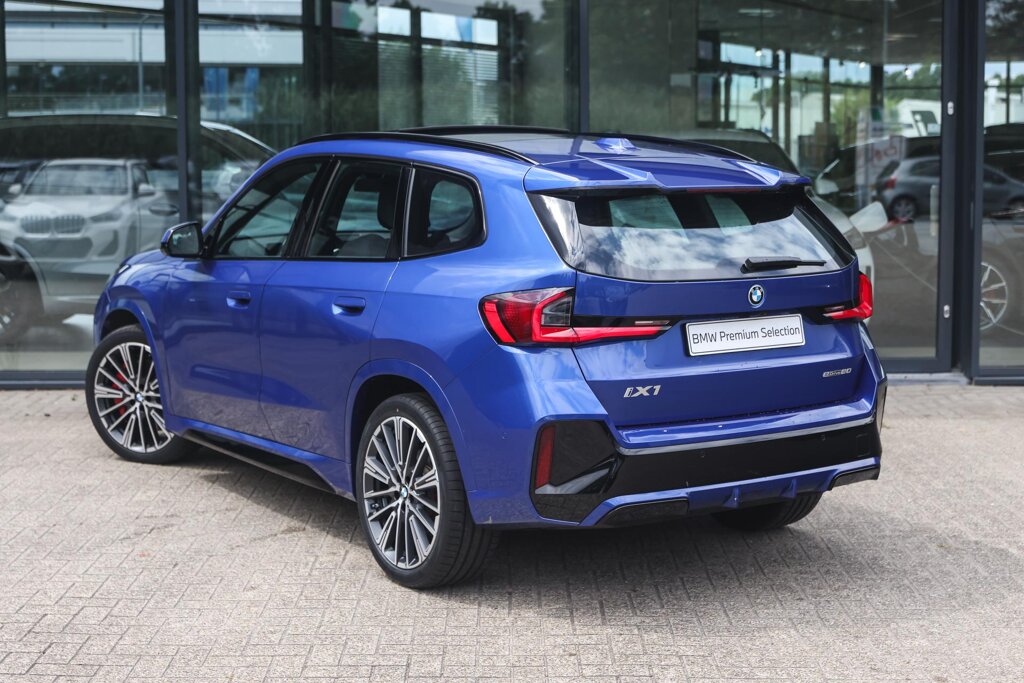 BMW iX1 2