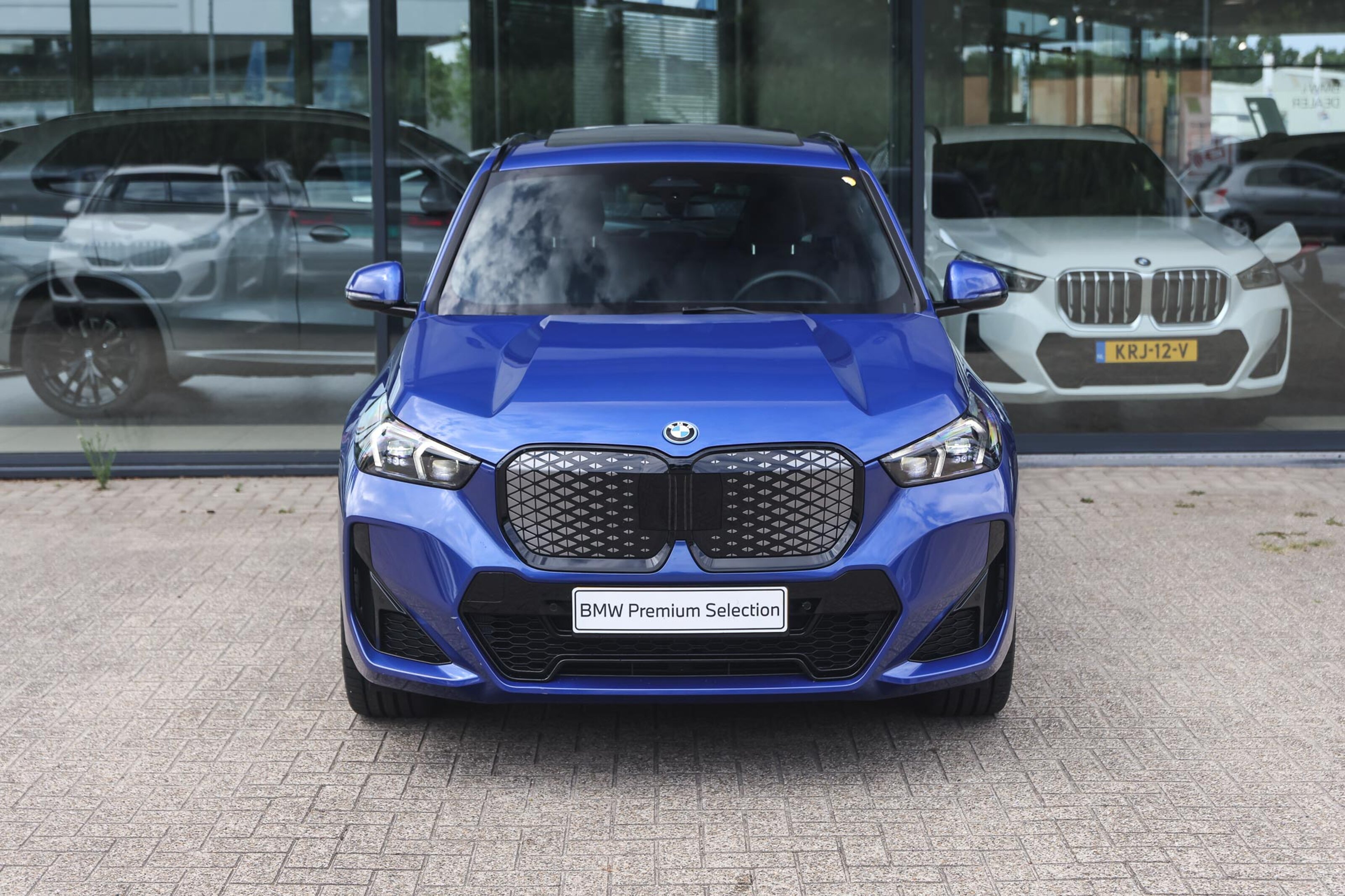 BMW iX1 6