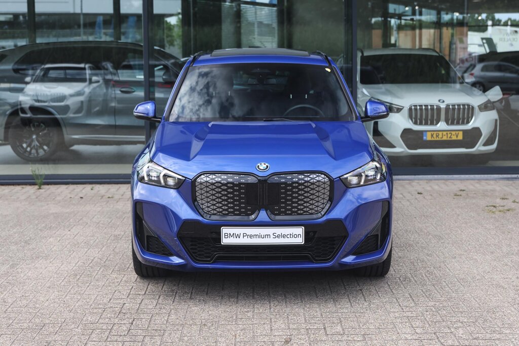 BMW iX1 6