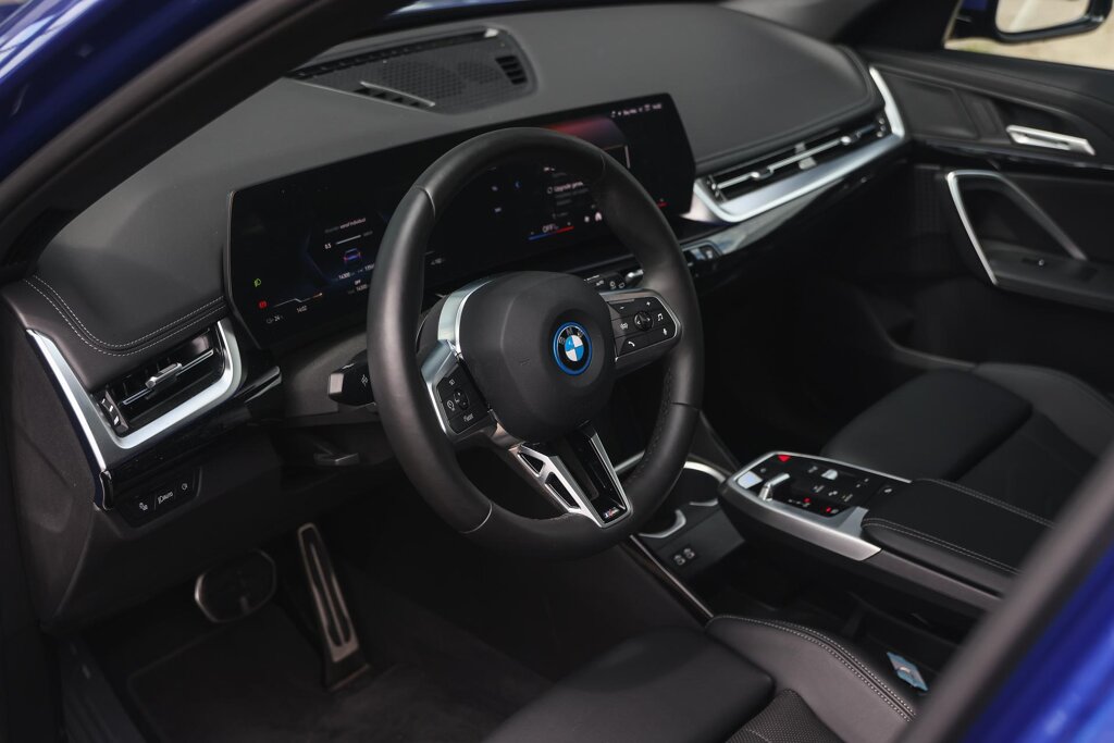 BMW iX1 10