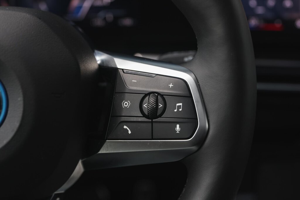 BMW iX1 15