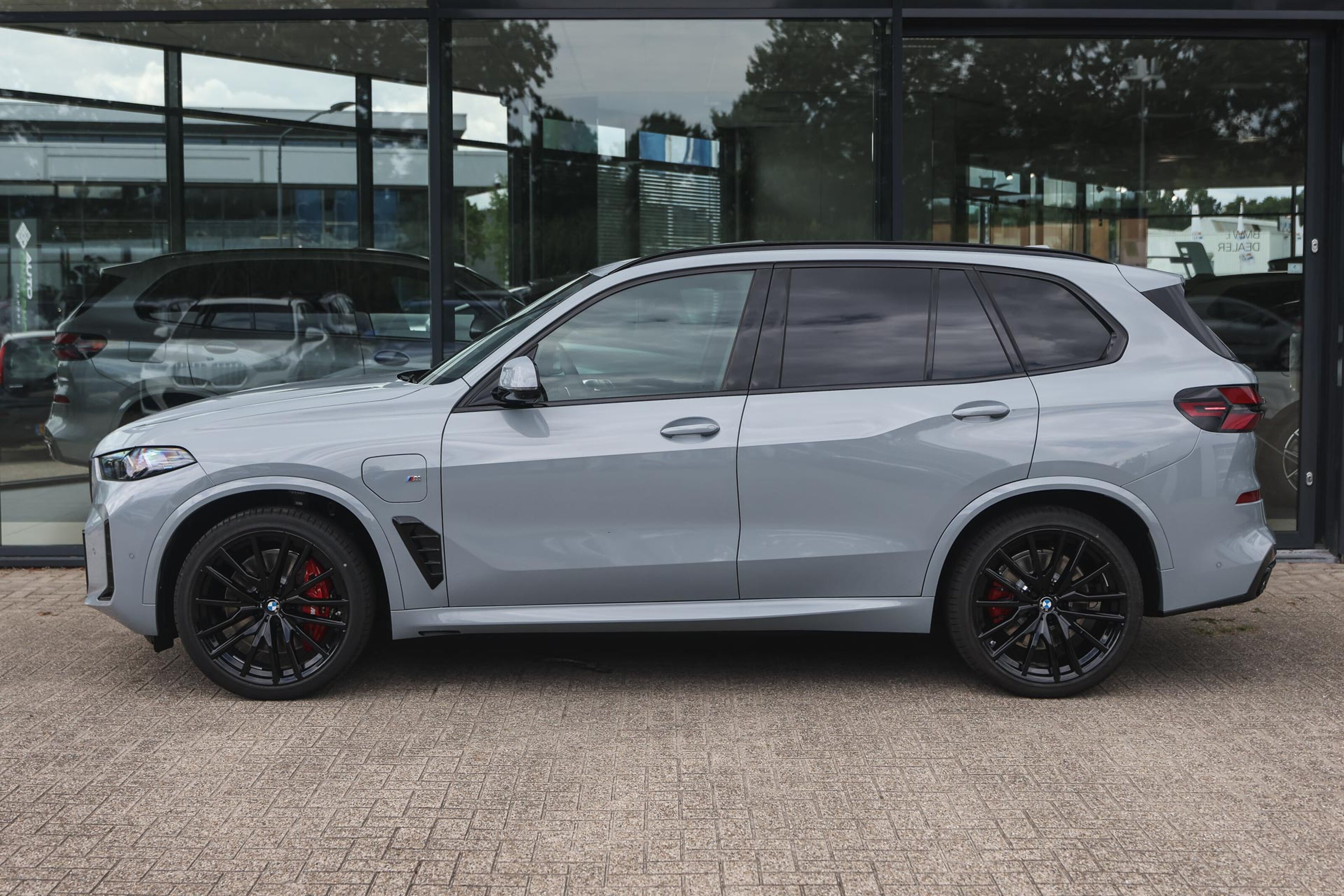 BMW X5 8