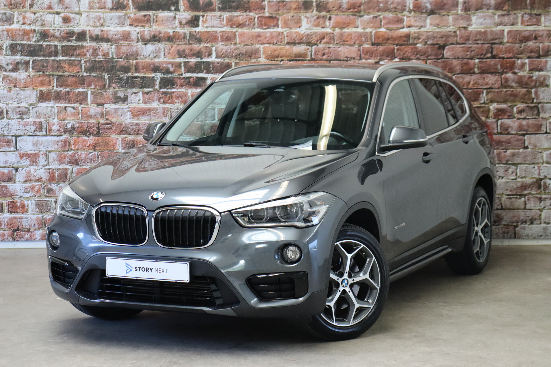BMW X1 sDrive20i High Executive Sport Line Automaat