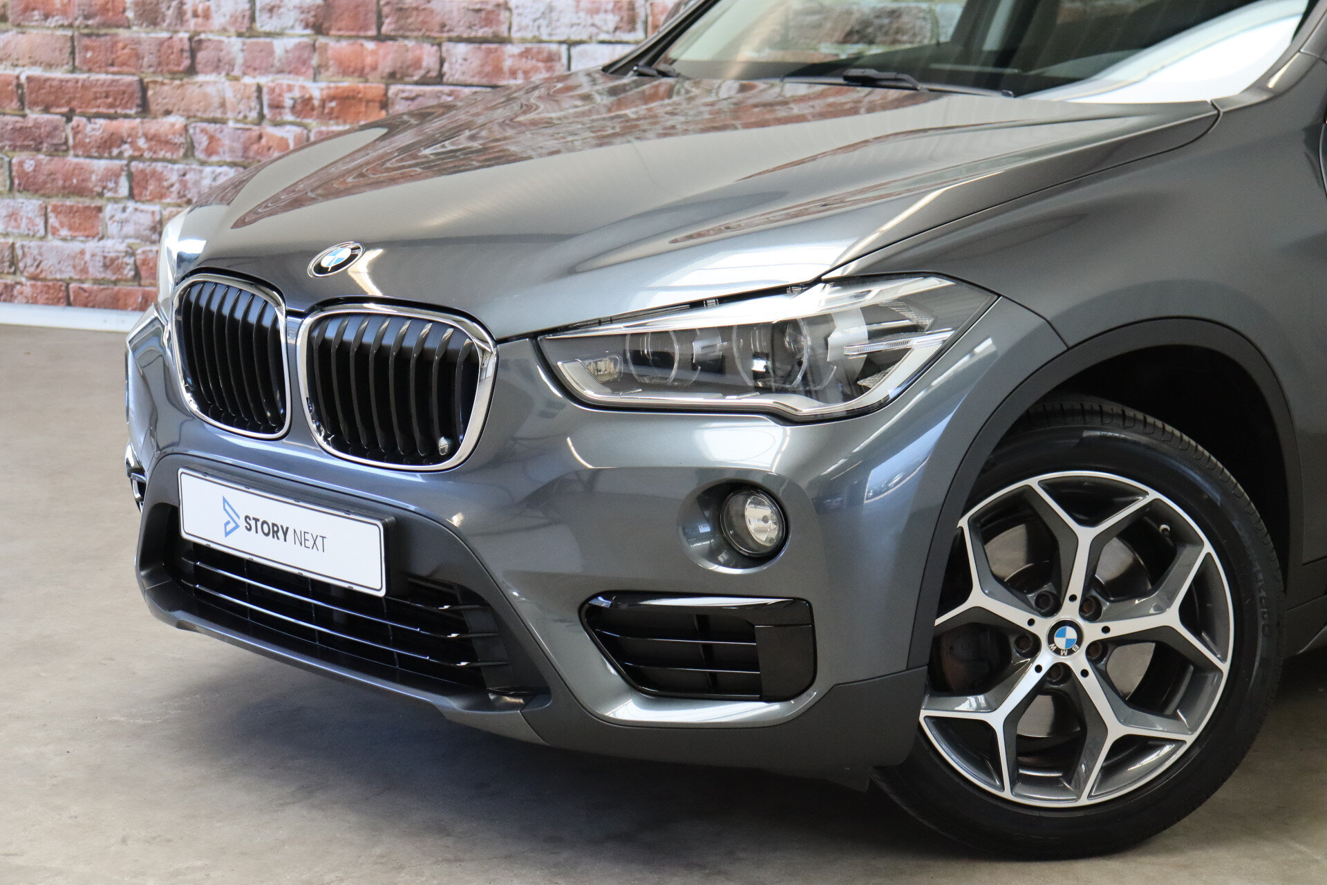 BMW X1 sDrive20i High Executive Sport Line Automaat - Afbeelding 2