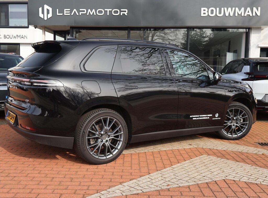 Leapmotor C10 REEV Hybride EV 28,4 kWh 215PK Automaat Design, Rijklaarprijs | Panoramadak | 360 Camera | Adaptieve Cruise - Afbeelding 4