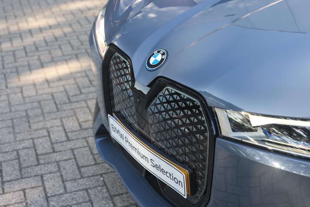 BMW iX 25