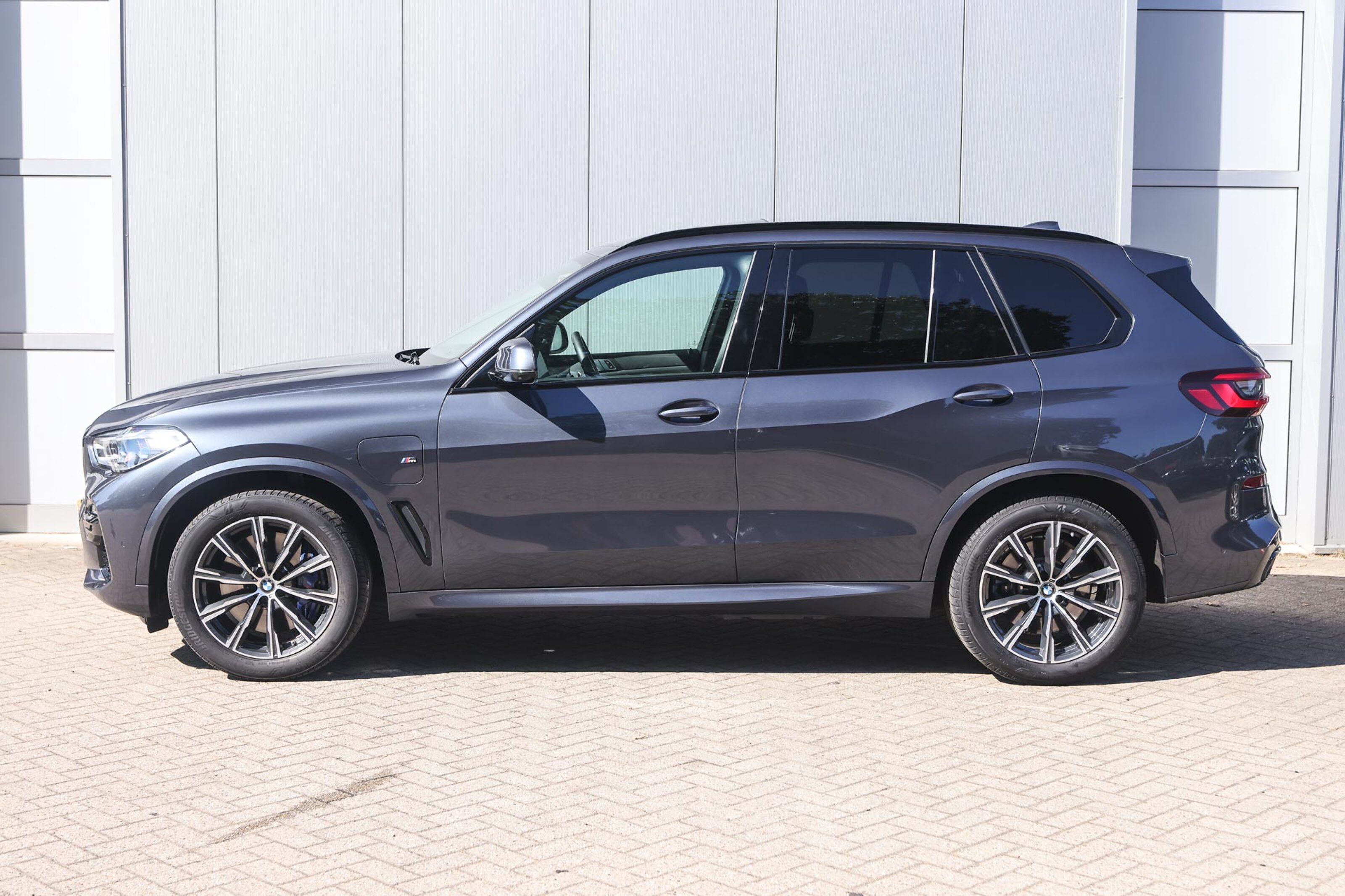 BMW X5 8
