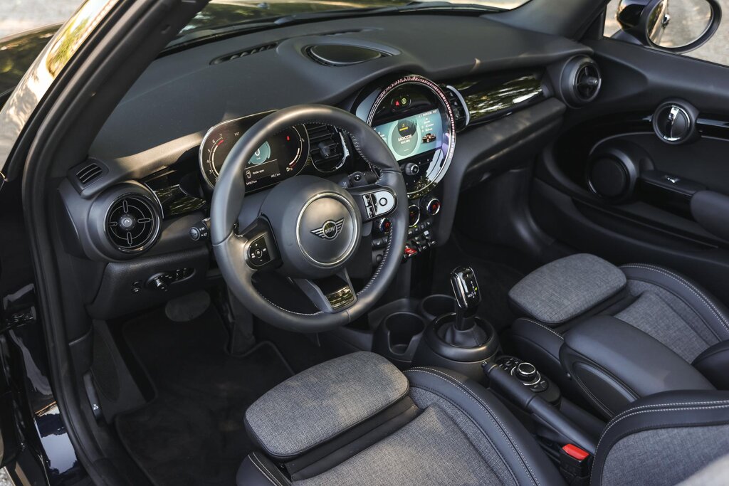 MINI Cooper S Cabrio 3