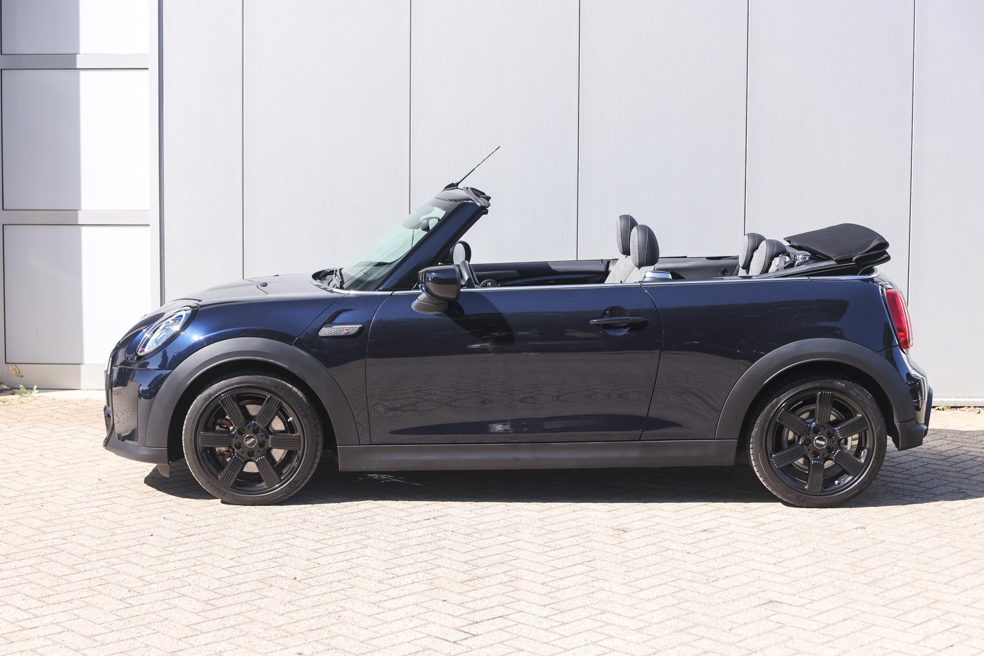 MINI Cooper S Cabrio 7