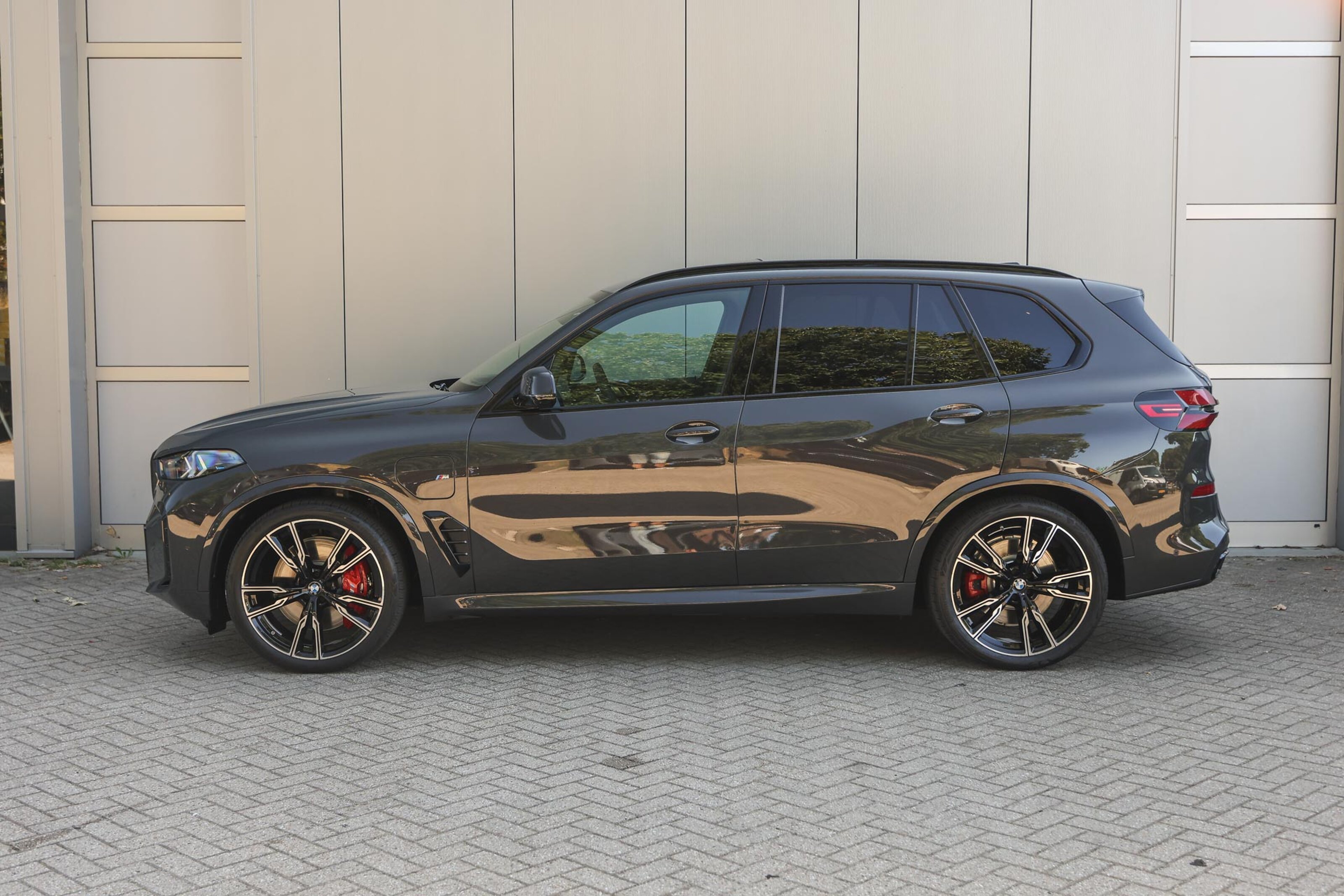 BMW X5 8