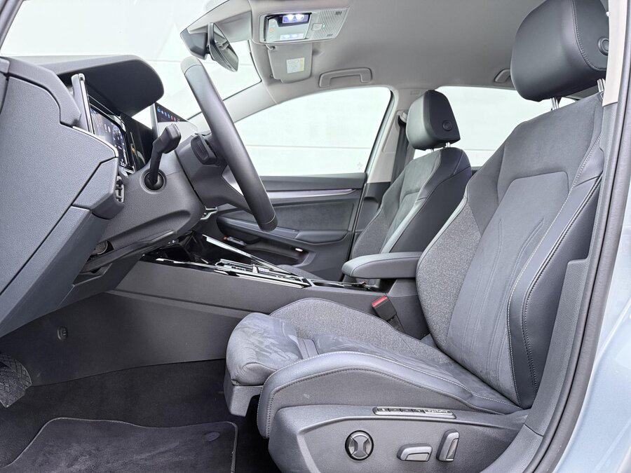 Volkswagen Golf 1.5 eHybrid Style