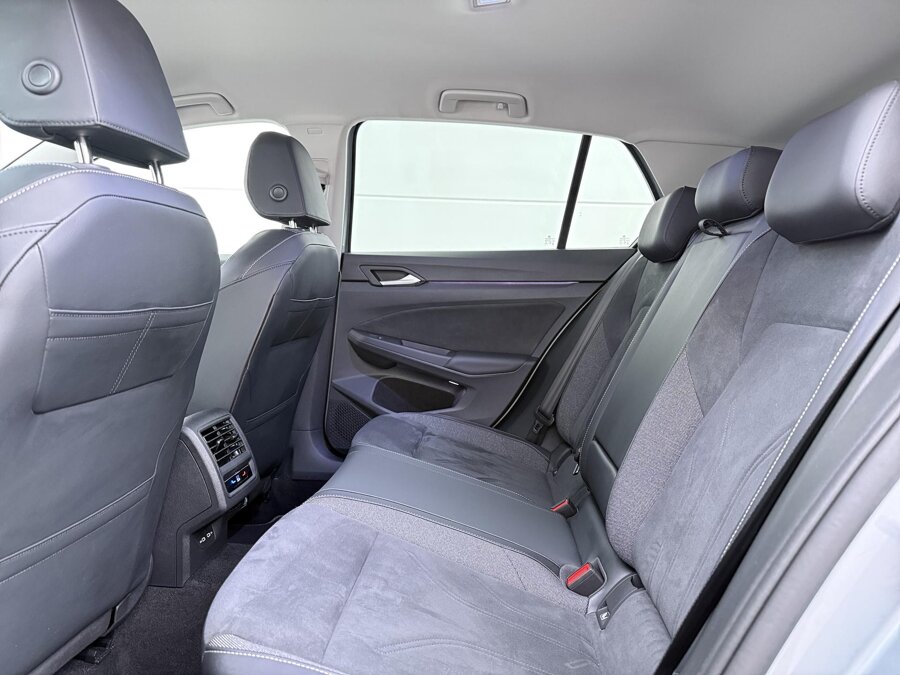 Volkswagen Golf 1.5 eHybrid Style