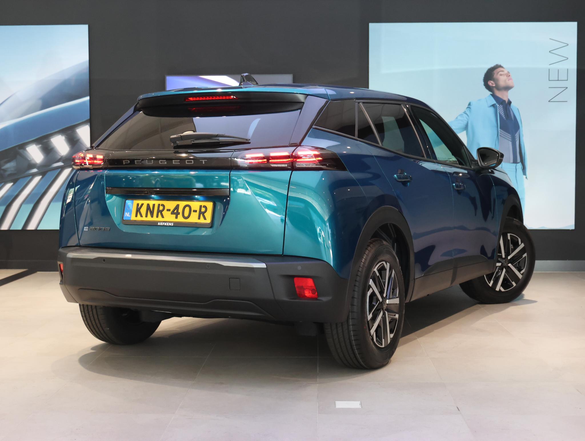 Peugeot e-2008 SUV Business Electric 54 kWh - Afbeelding 3