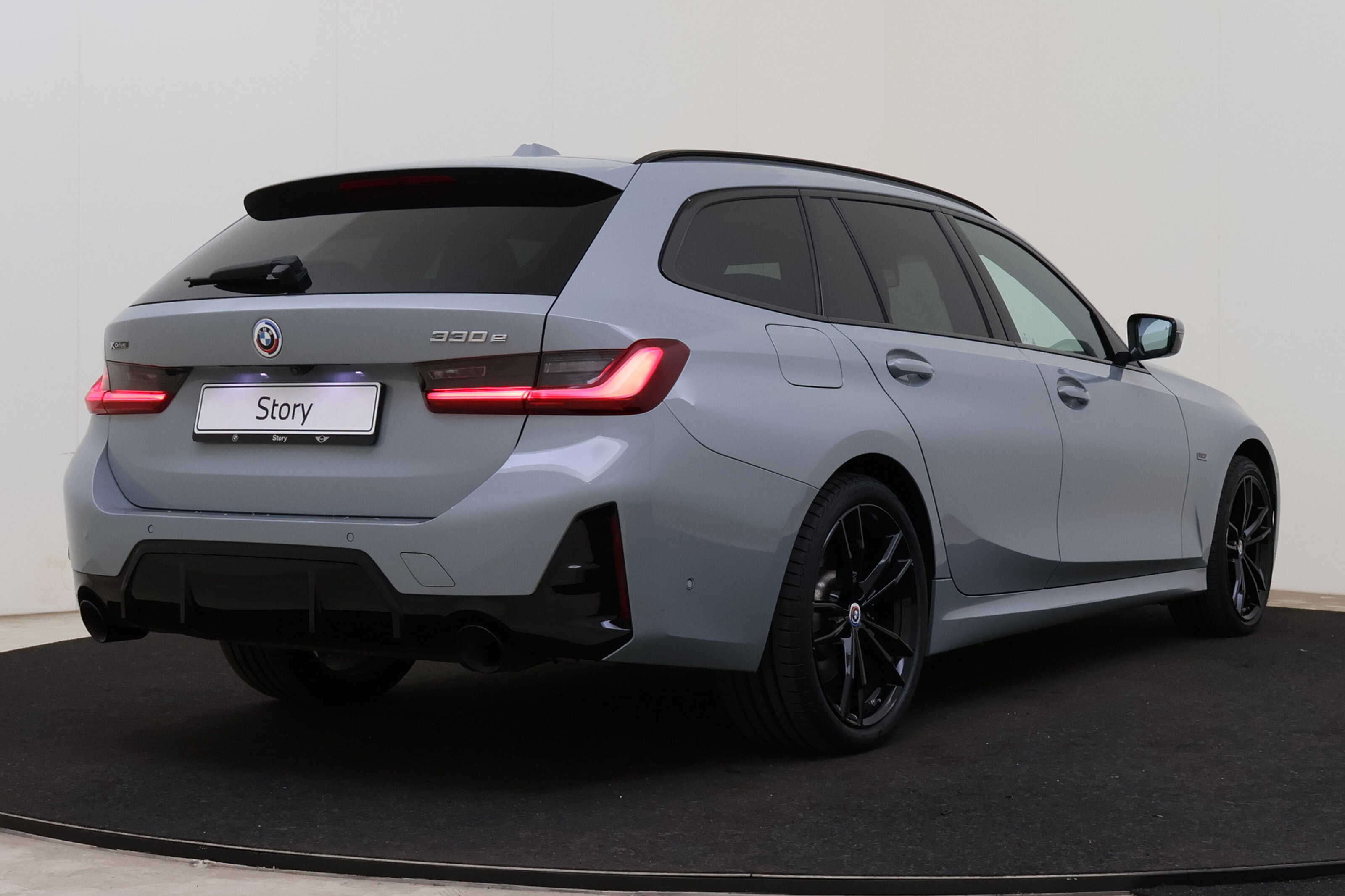 BMW 3 Serie Touring 330e xDrive M Sport Automaat