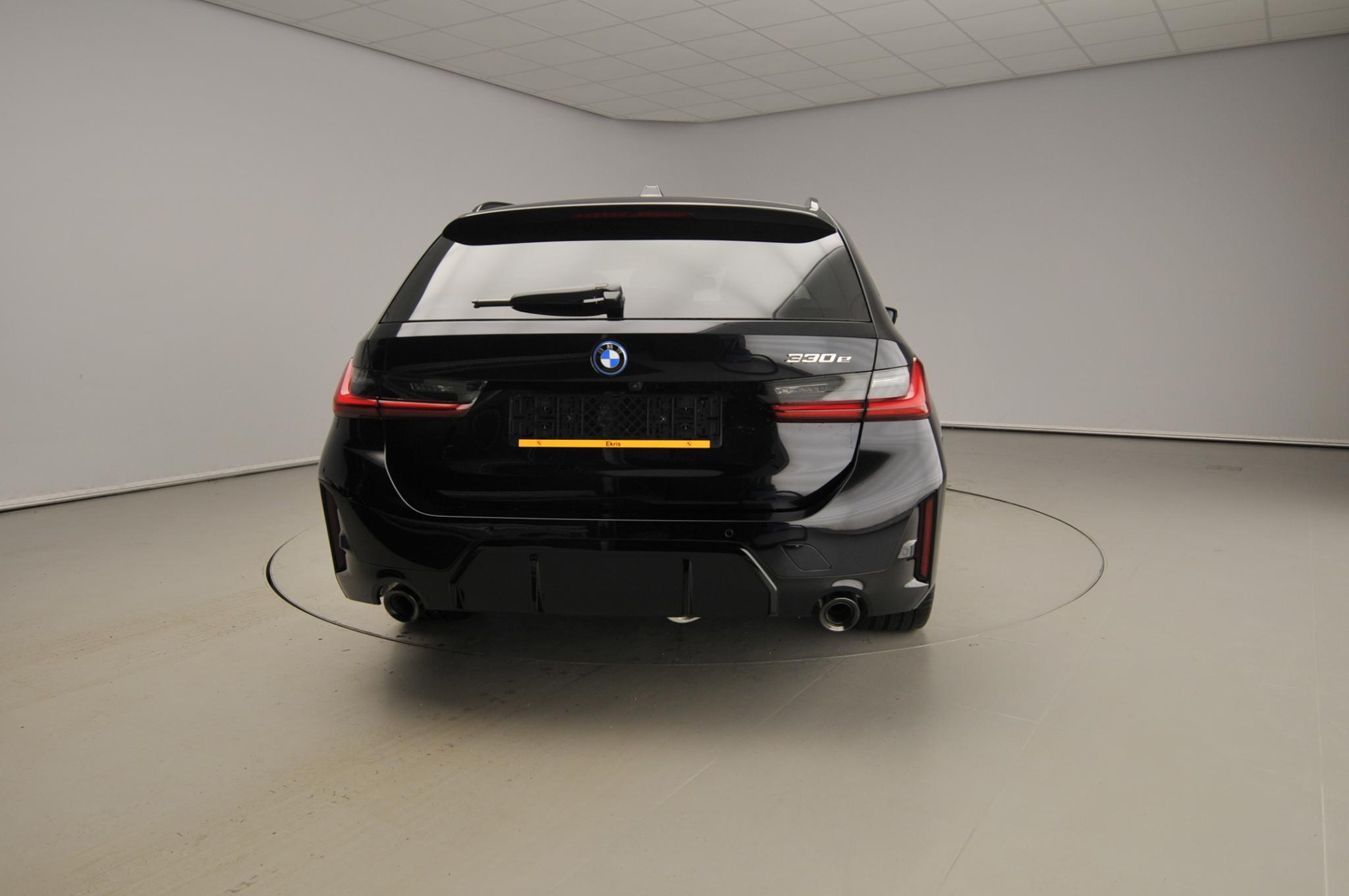 BMW 3 Serie Touring 330e - Afbeelding 3