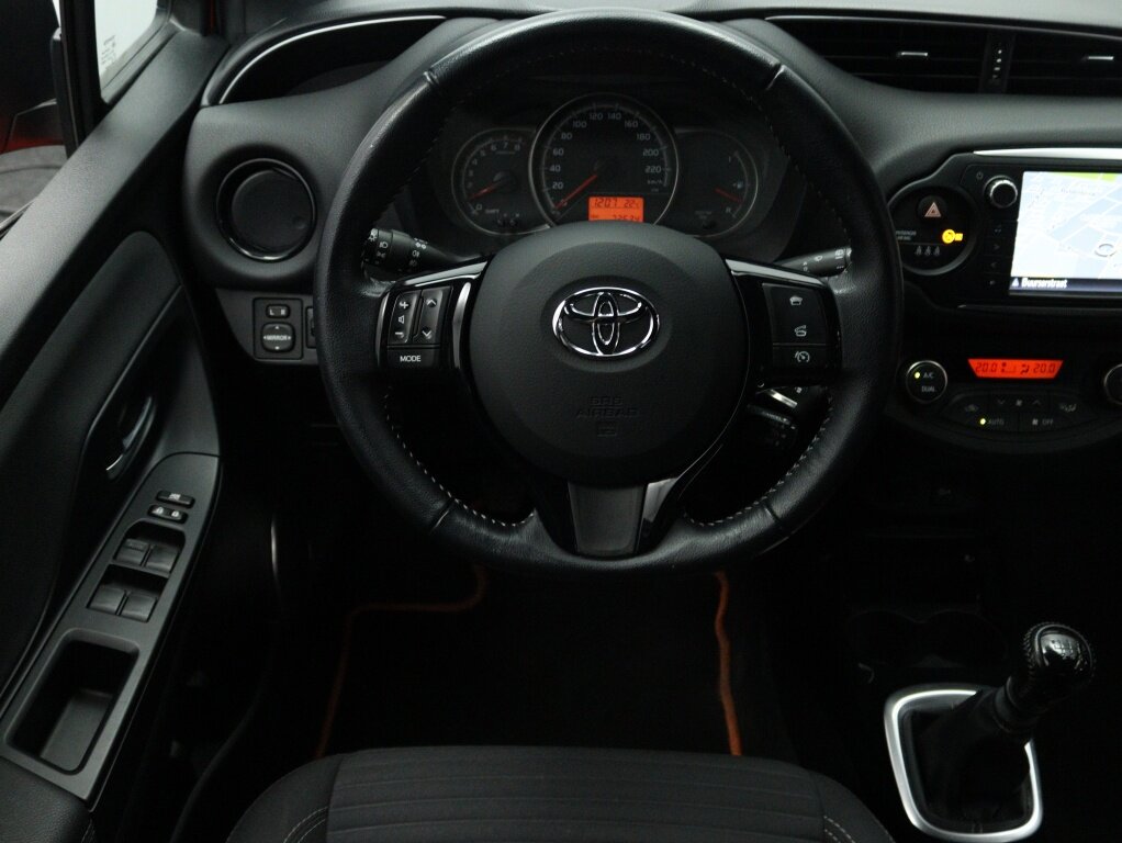 Toyota Yaris 1.3 VVT-i Orange Sport | Navigatie | Camera | Cruise control - Afbeelding 3