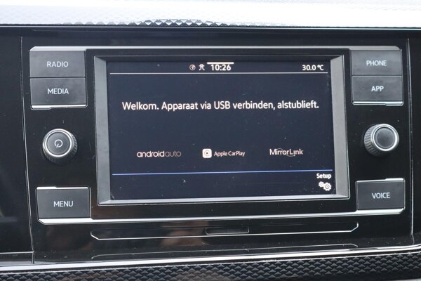 Apple Carplay/Android Auto Apple Carplay/Android Auto