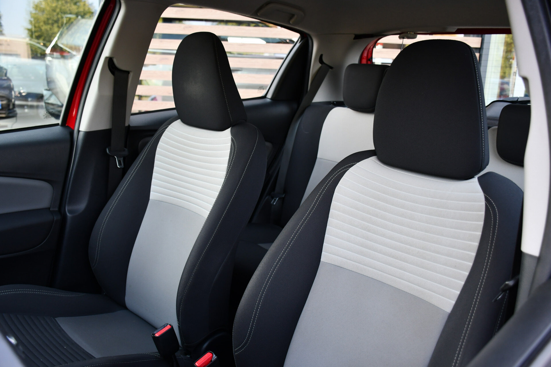 Toyota Yaris 1.5 Hybrid Active Automaat 100pk - Afbeelding 2
