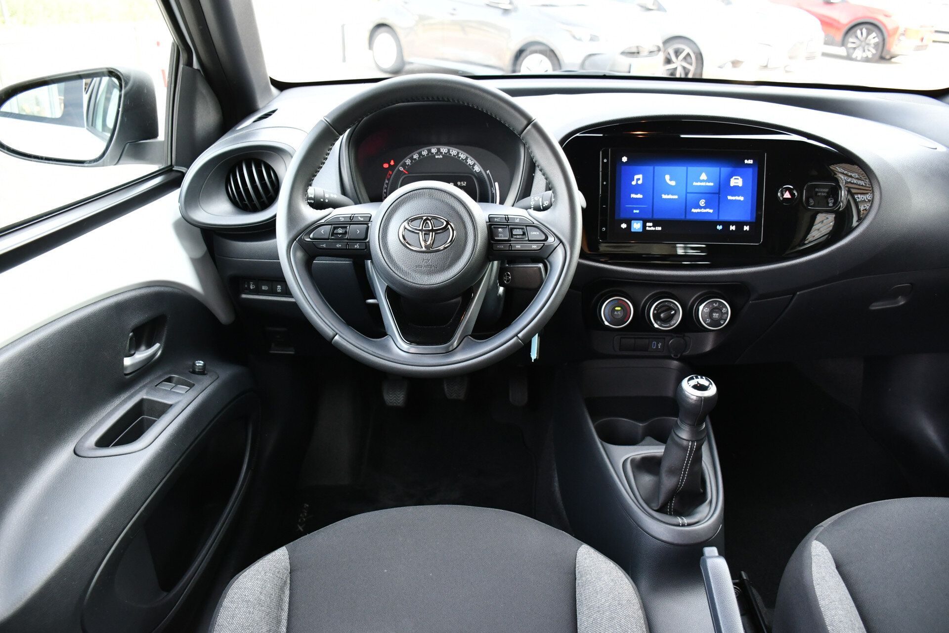 Toyota Aygo X 1.0 VVT-i MT Play 5-deurs 72pk - Afbeelding 2