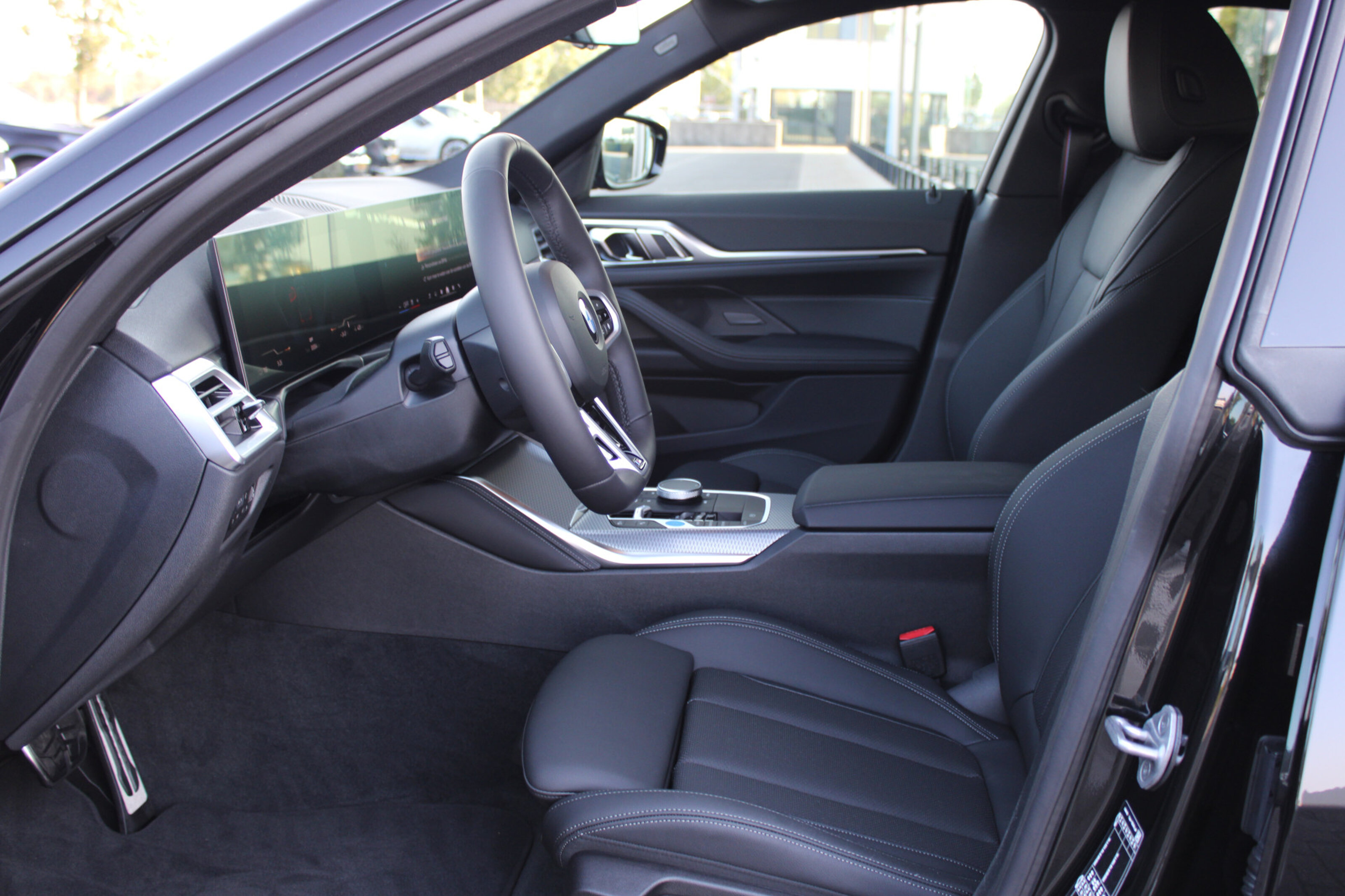 BMW i4 6