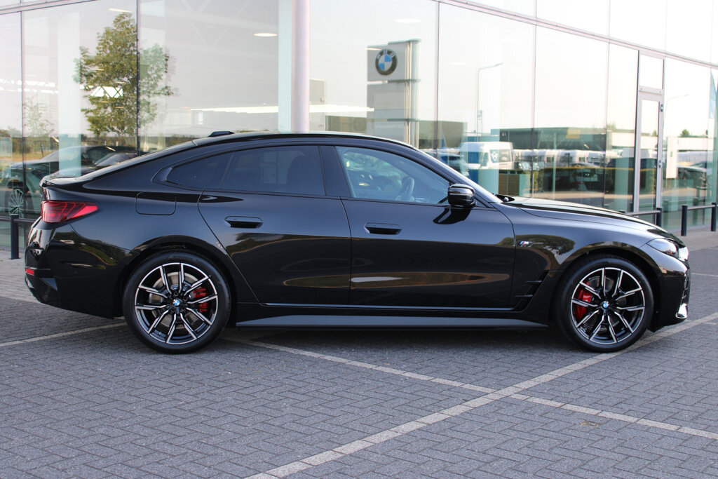 BMW i4 8
