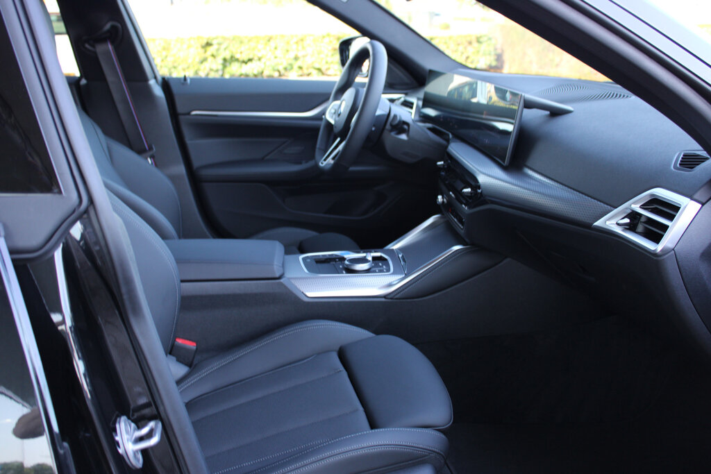 BMW i4 15