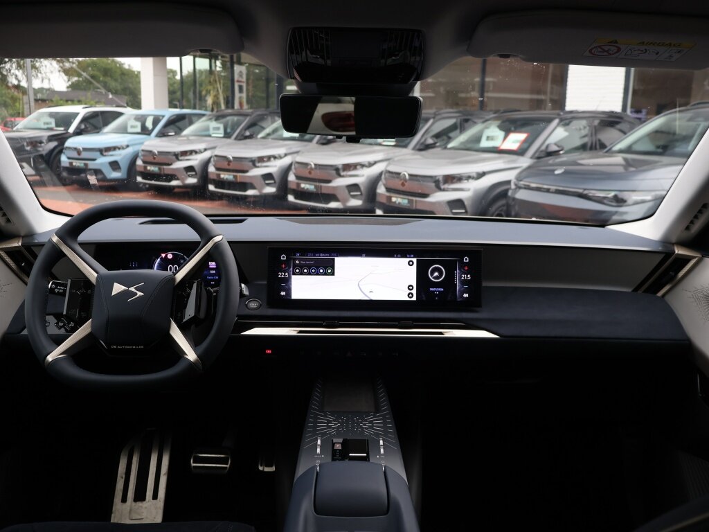 DS N°8 EV 73,7 kWh 230PK Étoile, Rijklaarprijs | Panoramadak | Stoelventilatie | Alcantara | Focal Audio - Afbeelding 5