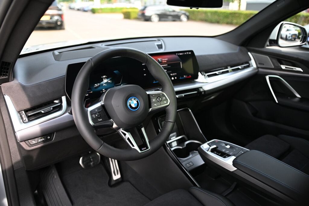 BMW iX2 6
