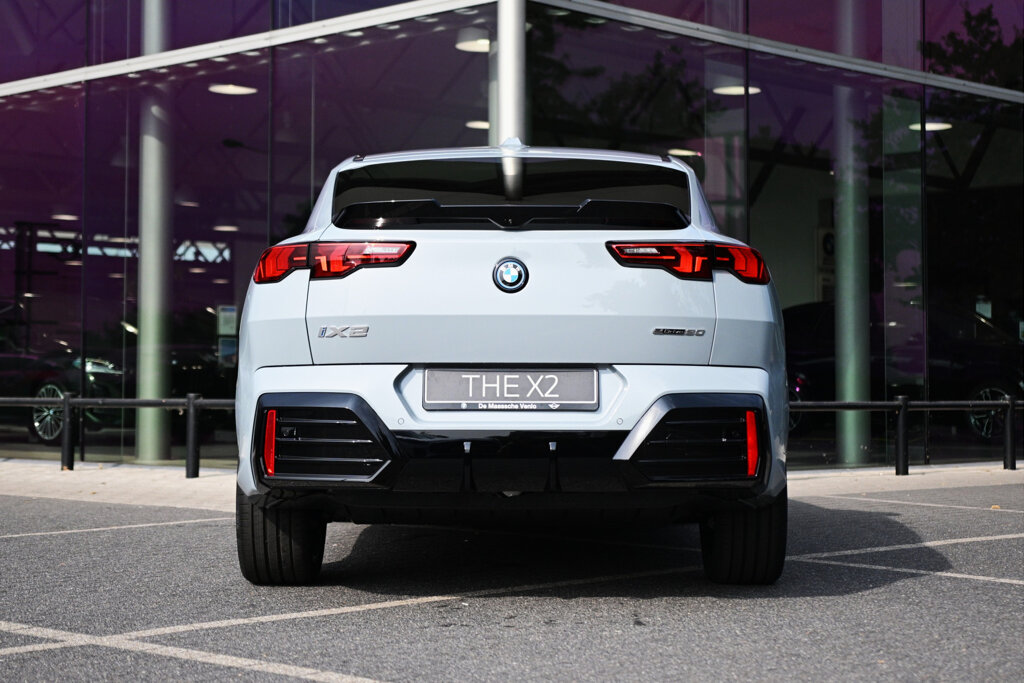 BMW iX2 7