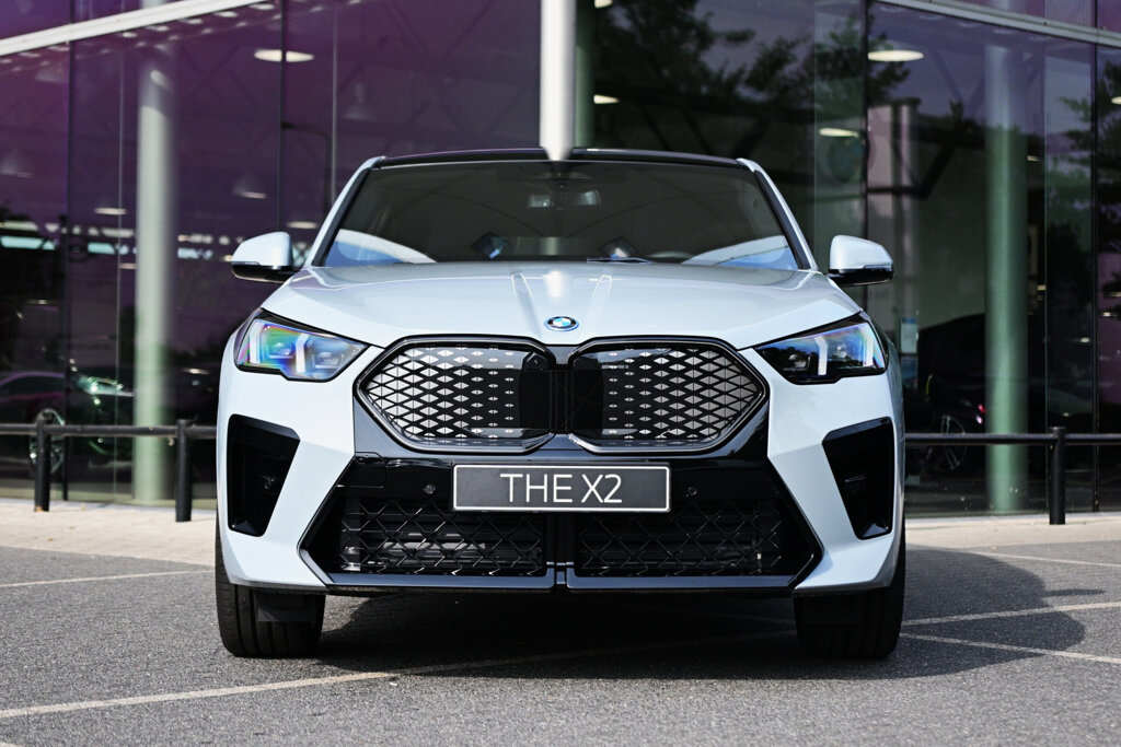 BMW iX2 8