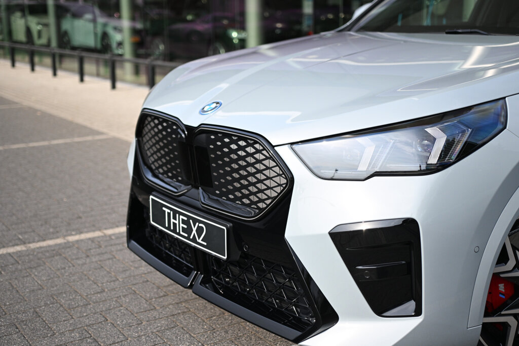 BMW iX2 13