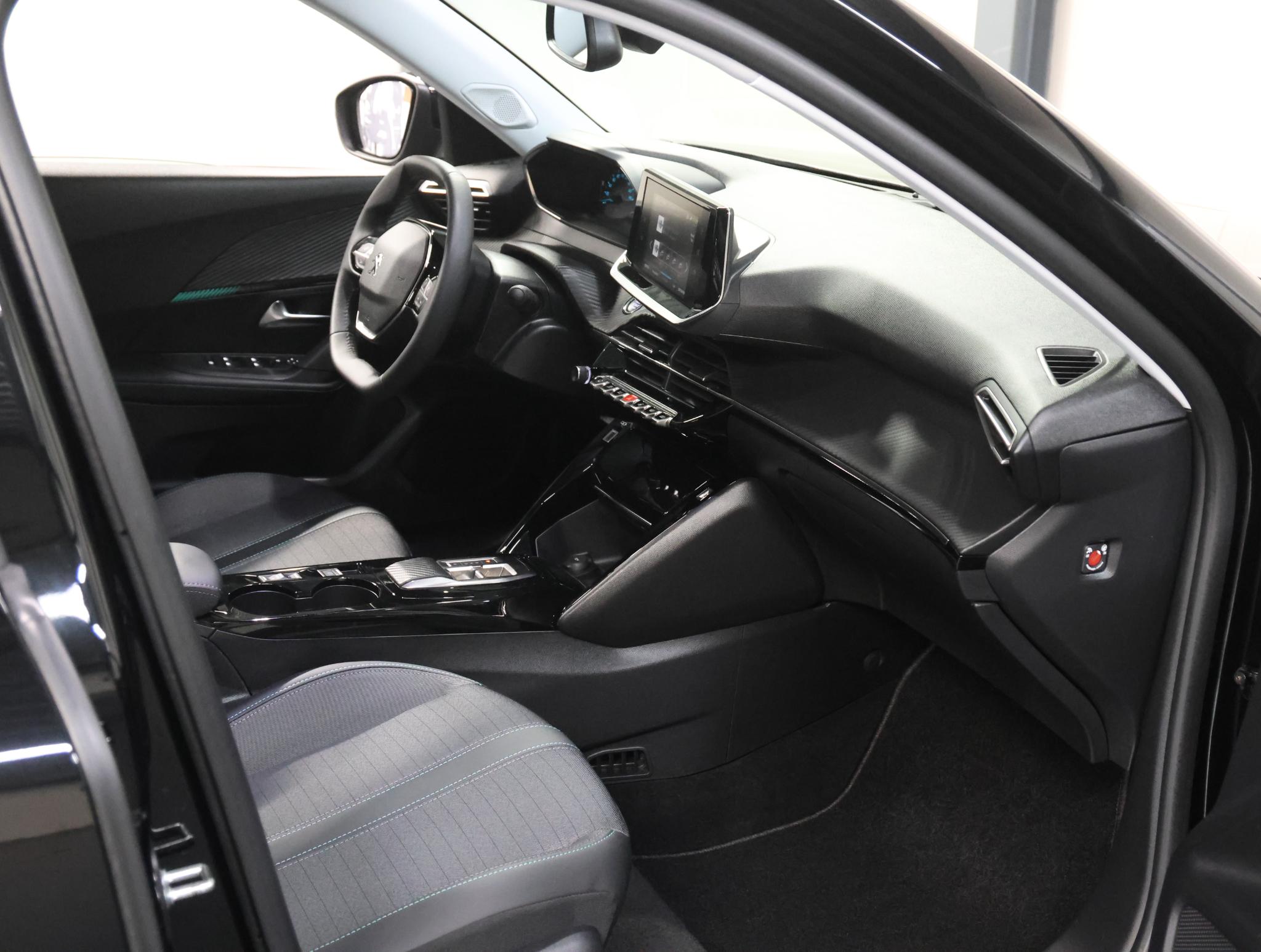 Peugeot e-2008