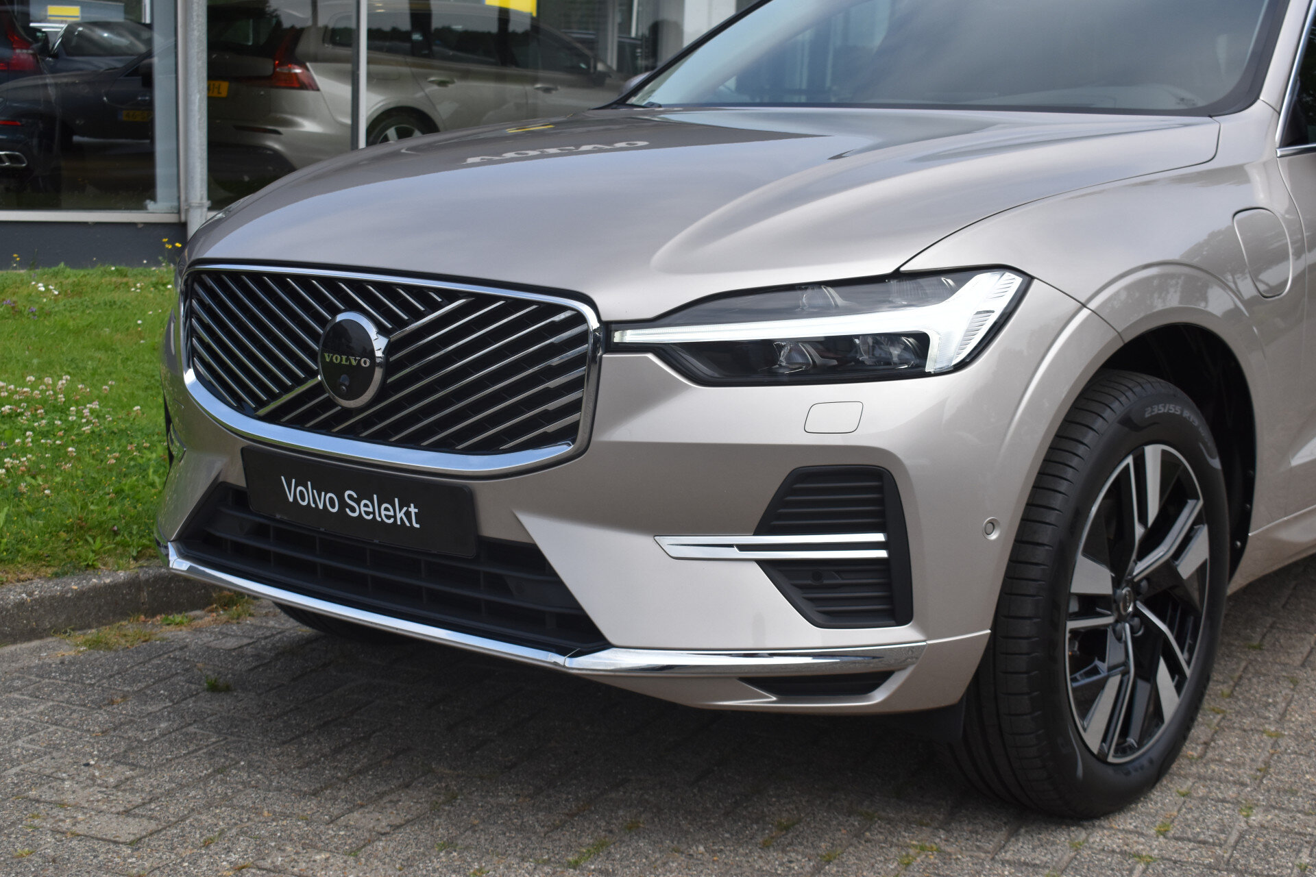 Volvo XC60 T6 AWD 350PK Automaat Plug-in Hybrid Plus Bright - Afbeelding 4