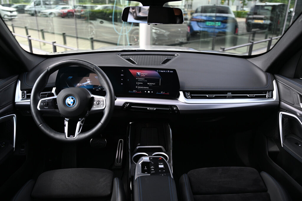 BMW iX1 3