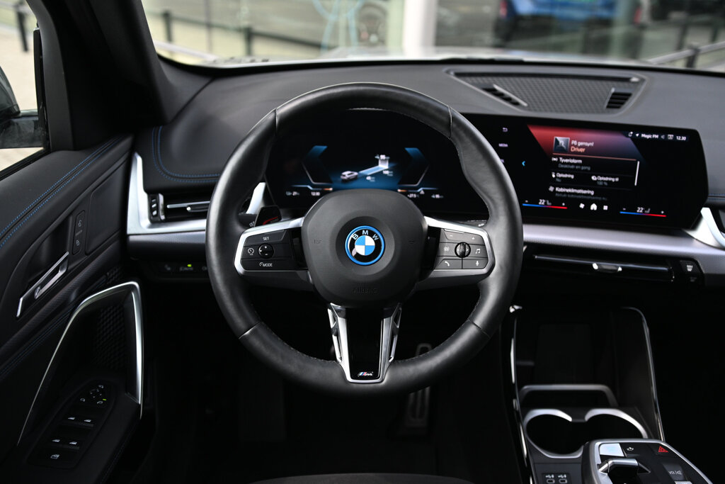 BMW iX1 6