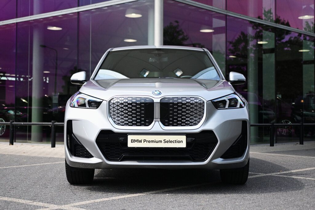 BMW iX1 7
