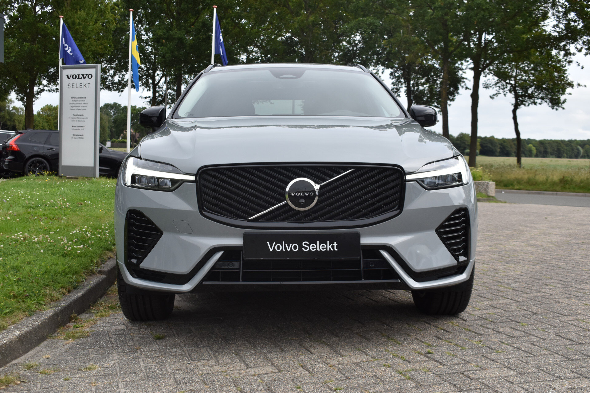 Volvo XC60 T6 AWD 350PK Plug-in Hybrid Plus Dark - Afbeelding 3
