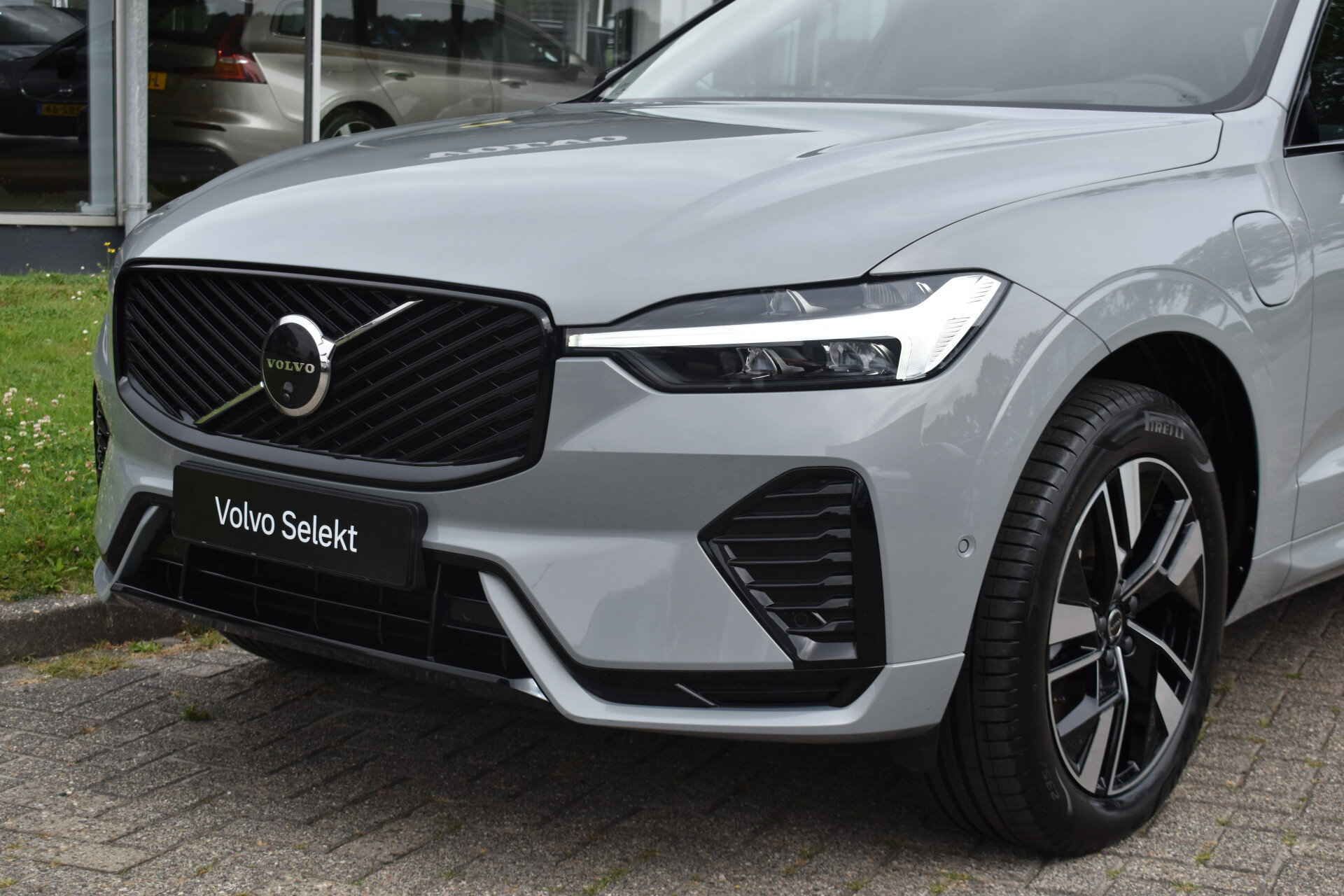 Volvo XC60 T6 AWD 350PK Plug-in Hybrid Plus Dark - Afbeelding 4