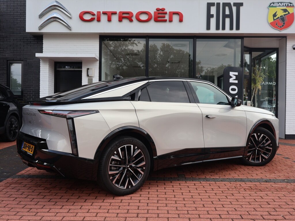 DS N°8 EV 73,7 kWh 230PK Étoile, Rijklaarprijs | Panoramadak | Two Tone | Stoelventilatie | Alcantara | Focal Audio - Afbeelding 4