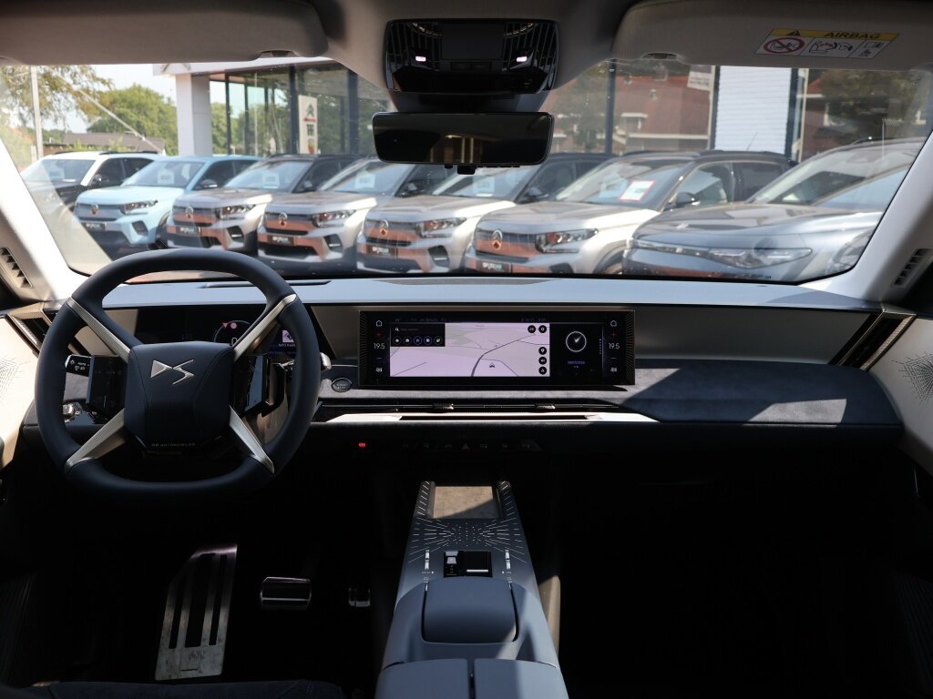 DS N°8 EV 73,7 kWh 230PK Étoile, Rijklaarprijs | Panoramadak | Two Tone | Stoelventilatie | Alcantara | Focal Audio - Afbeelding 5