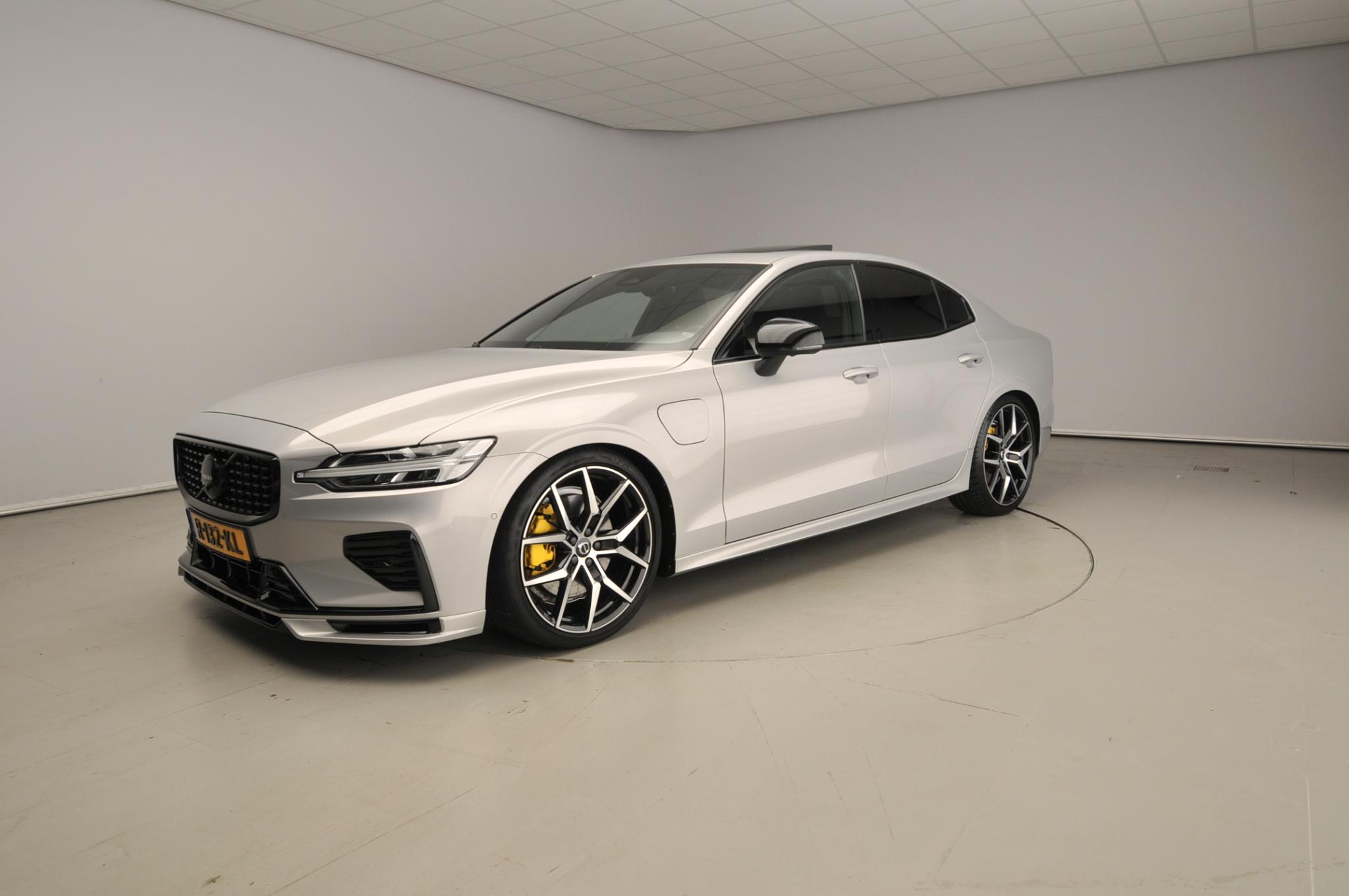 Volvo S60 2.0 Recharge T6 AWD Plus Dark - Afbeelding 1