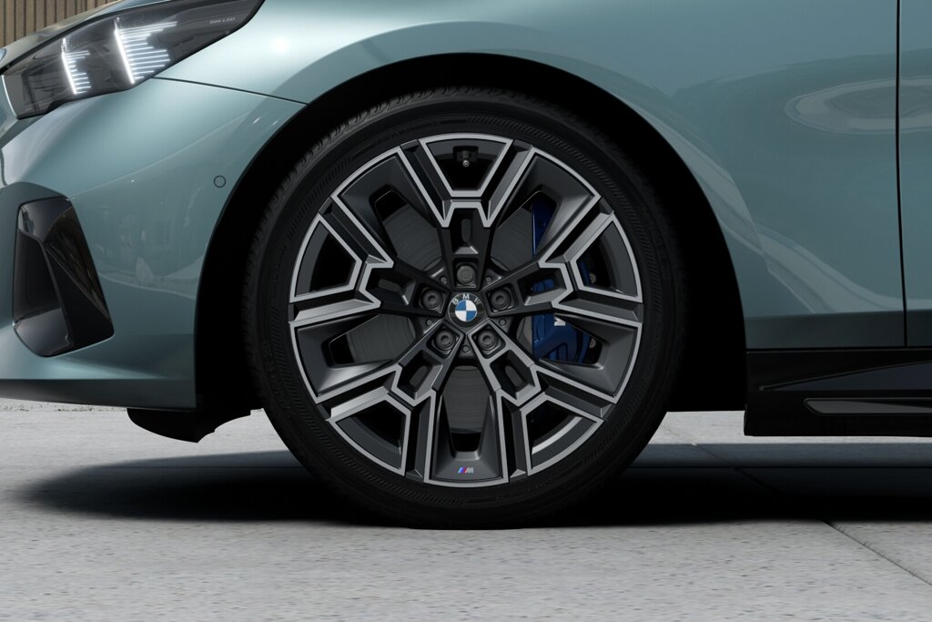 BMW i5 6