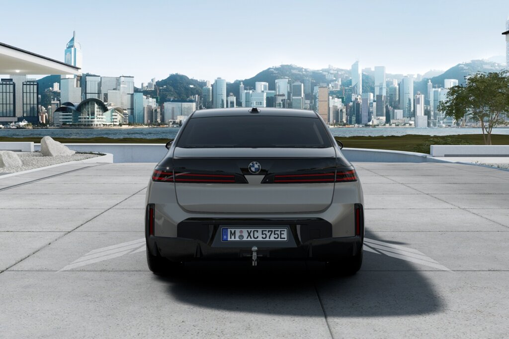 BMW i7 4
