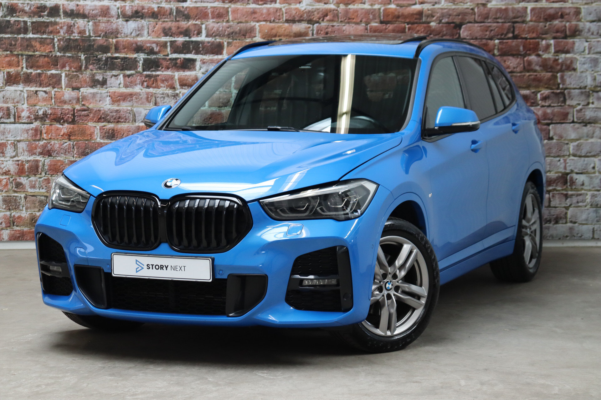 BMW X1 sDrive18i High Executive M Sport Pakket Automaat