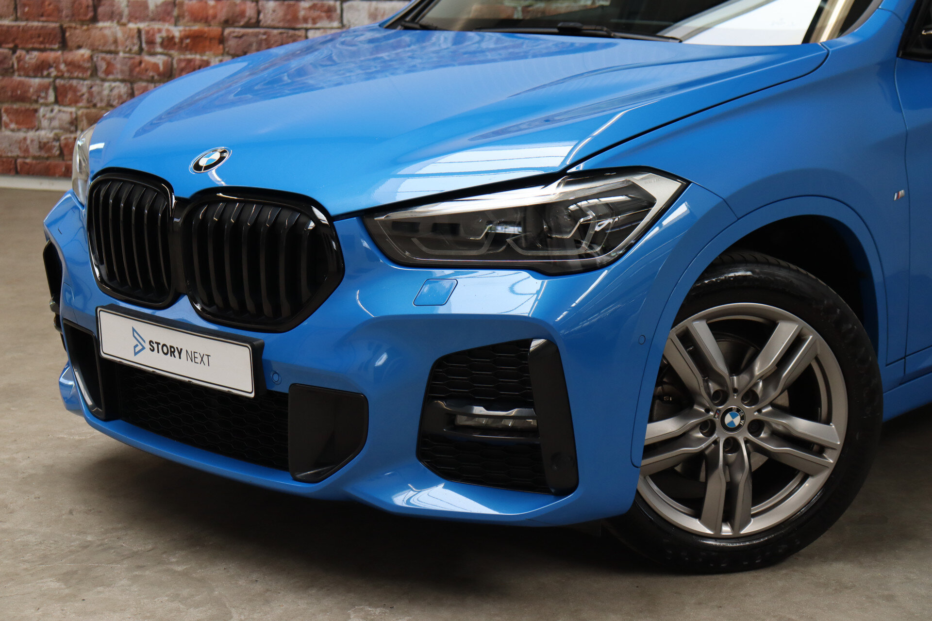 BMW X1 sDrive18i High Executive M Sport Pakket Automaat - Afbeelding 2