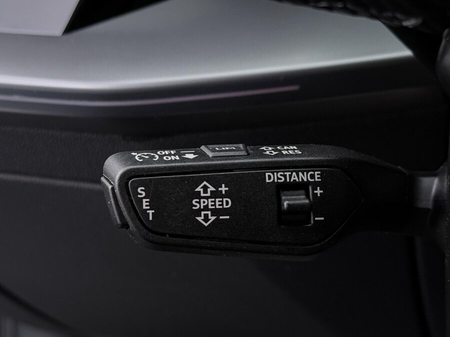 Audi A3 Limousine 30 TFSI S-Line edition